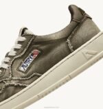 homens tênis baixo medalhista em jeans tom militar Autry 86XF56 - Image 6