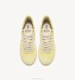 mulheres tênis baixo medalhista em denim iris amarelo Autry 86XF213 - Image 5